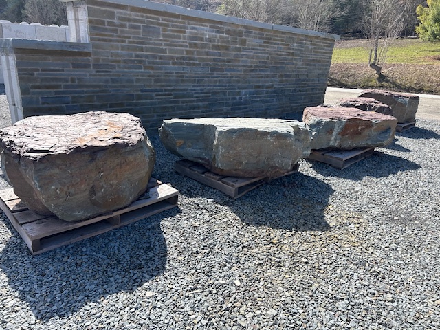 Lot #1: 5 pallets Bluestone Boulders